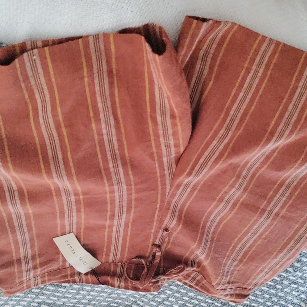 Selva Negra shorts. NWT. Large. Fabulous